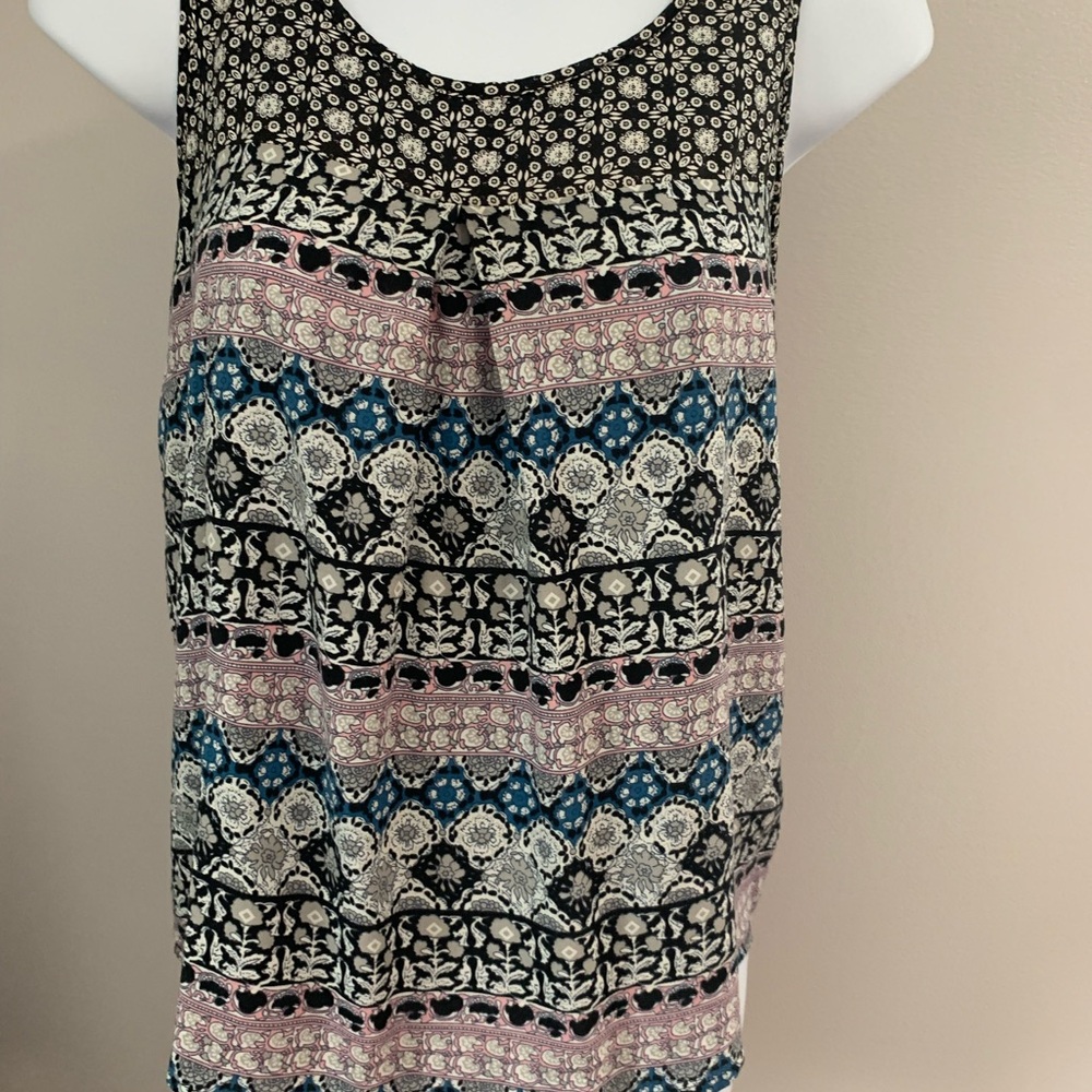Cozy Casual Print Tank - Picture 4 of 16